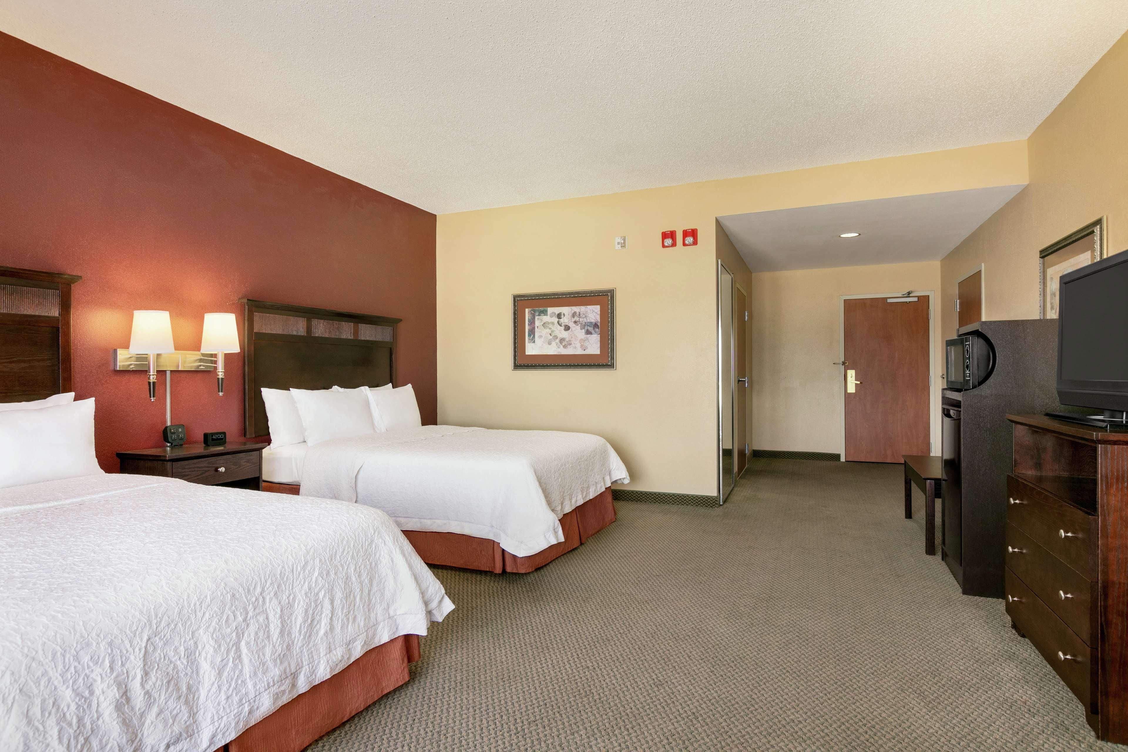 Hampton & Hotel 3*