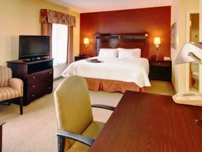 Hampton & Hotel