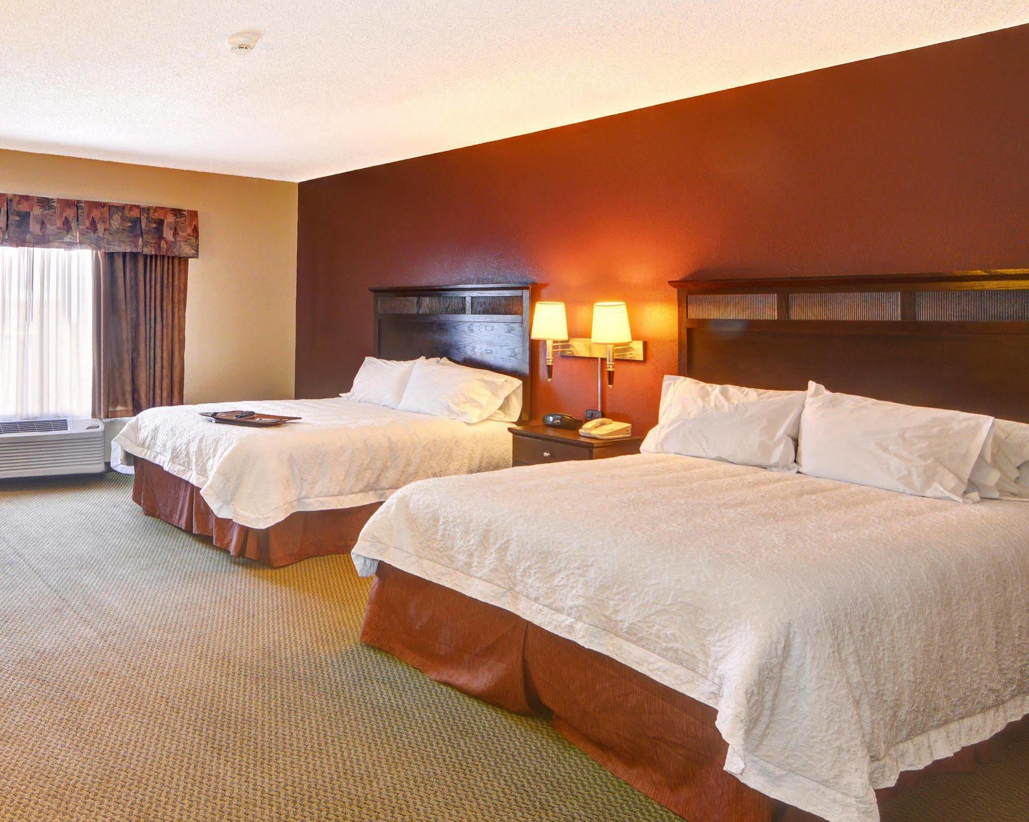 Hampton & Hotel 3*