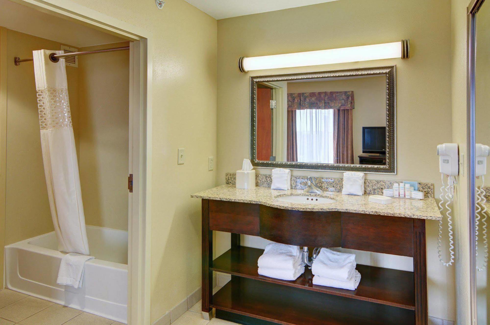 Hotel Hampton &