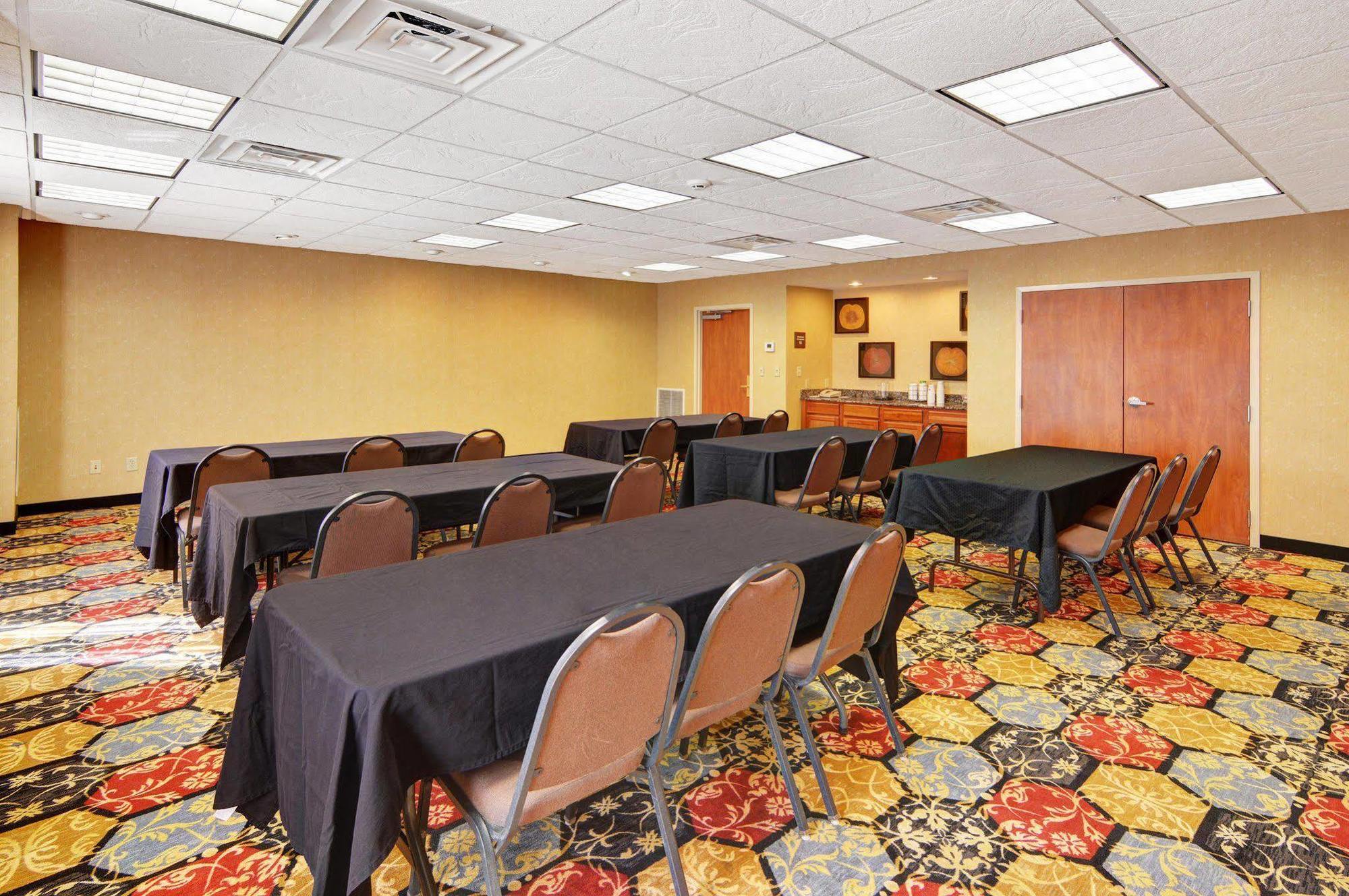 Hampton Inn&suites Hotel