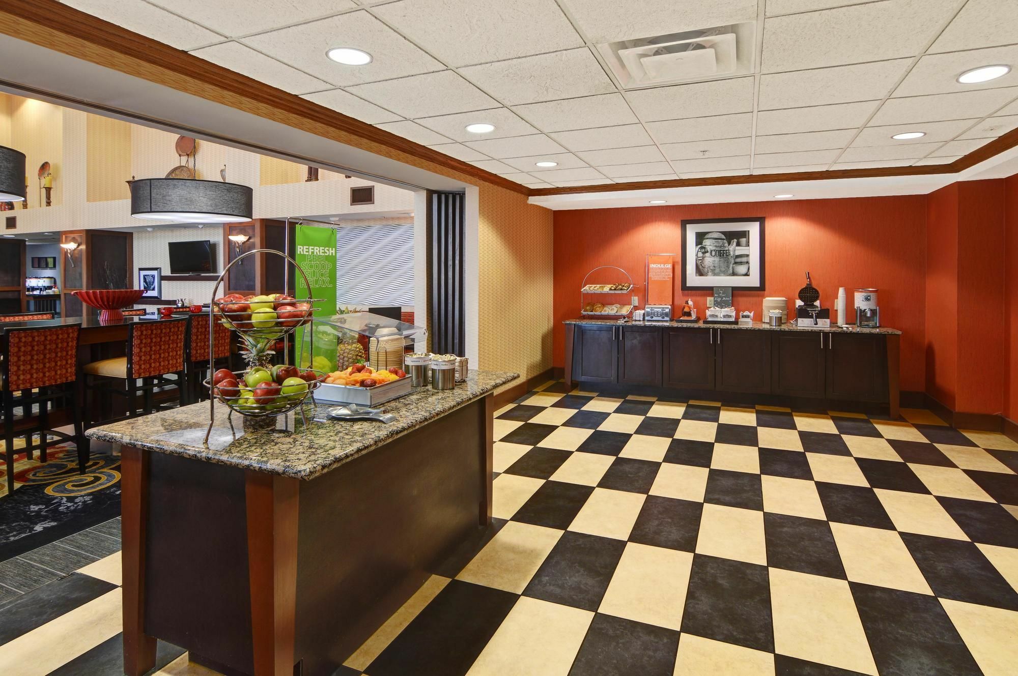 Hotel Hampton & 3*