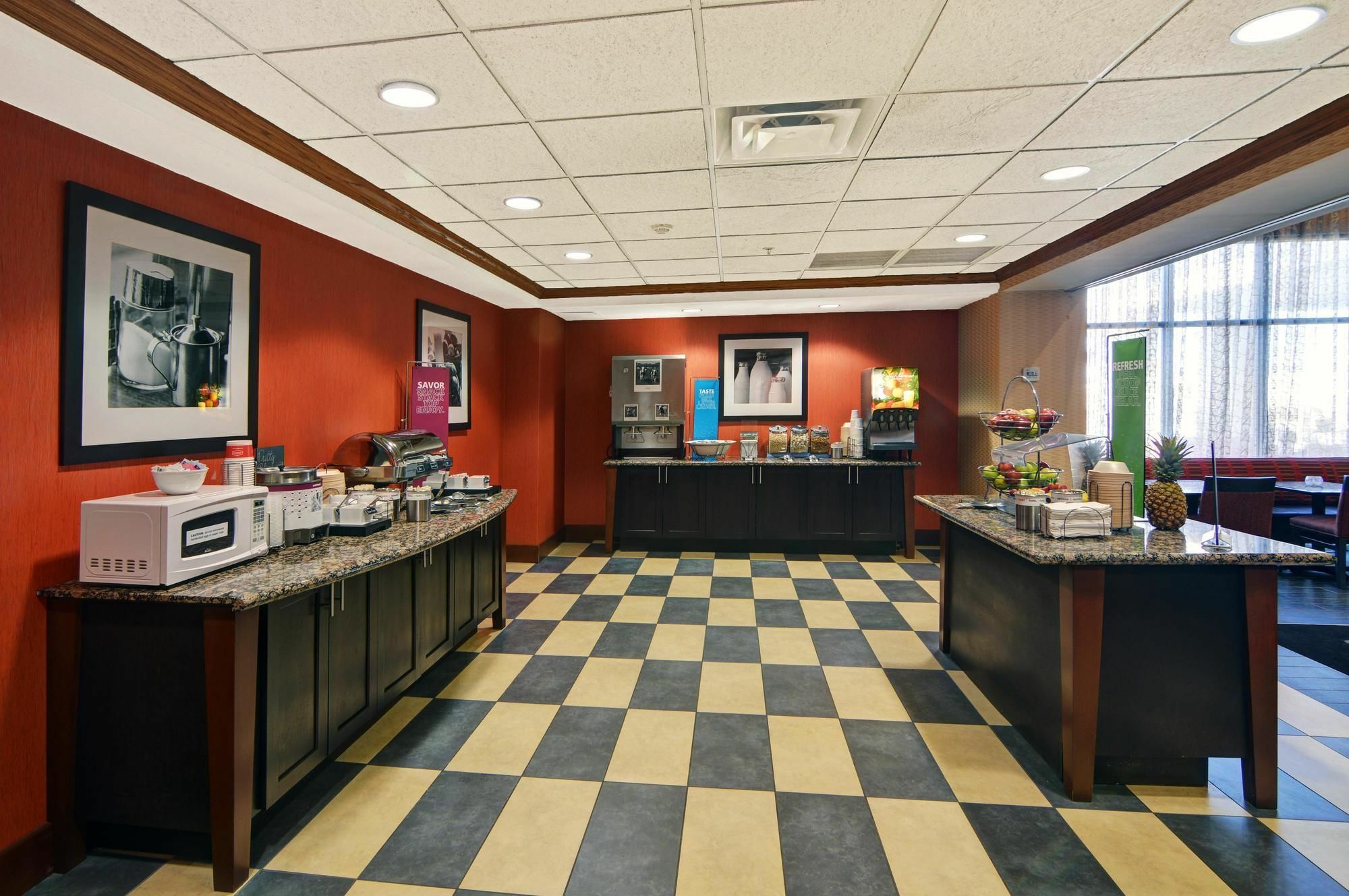 Hotel Hampton &